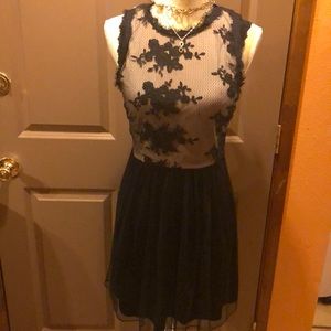 ♥️💜Speechless Mini lace dress size 7🌷💜